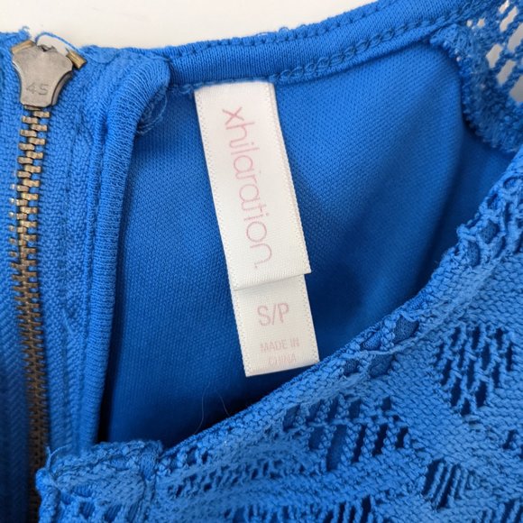 Blue lace Romper with Pockets - Picture 5 of 7